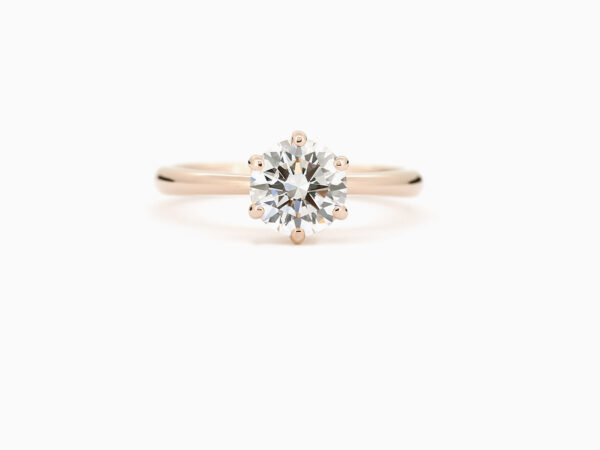 Classica Solitaire Engagement Ring with Diamond