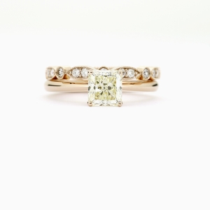 300x300_262549_Elegant Solitairesormus GIA vivid rose 101ct N Vs1 radiant timantti 18k rosekulta gia radiant cut diamond engagement ring koko 16.5_3 300x300_262549_Elegant Solitairesormus GIA vivid rose 101ct N Vs1 radiant timantti 18k rosekulta gia radiant cut diamond engagement ring koko 16.5_3